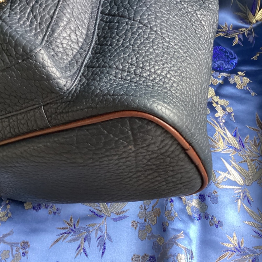Authentic Vintage Dooney&Bourke Pebble Leather Sling Back Bucket Handbag - Picture 9 of 15